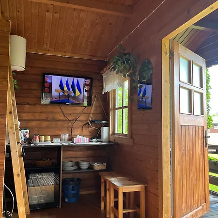 Teemaja Hostel *