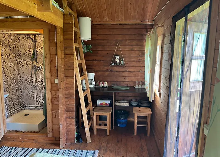 Teemaja Ostello Emmaste